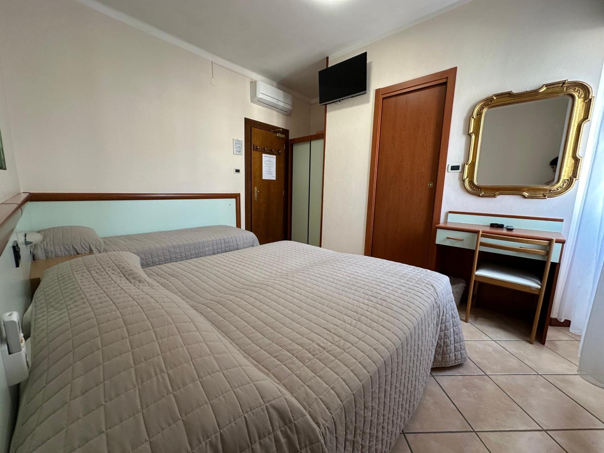 Hotel Svizzera Arma di Taggia Exterior foto